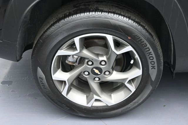 Used 2025 Chevrolet Trax LT w/ LT Convenience Package FWD image 5