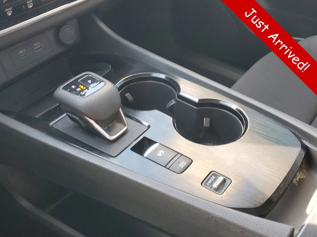 Used 2023 Nissan Rogue S FWD image 32