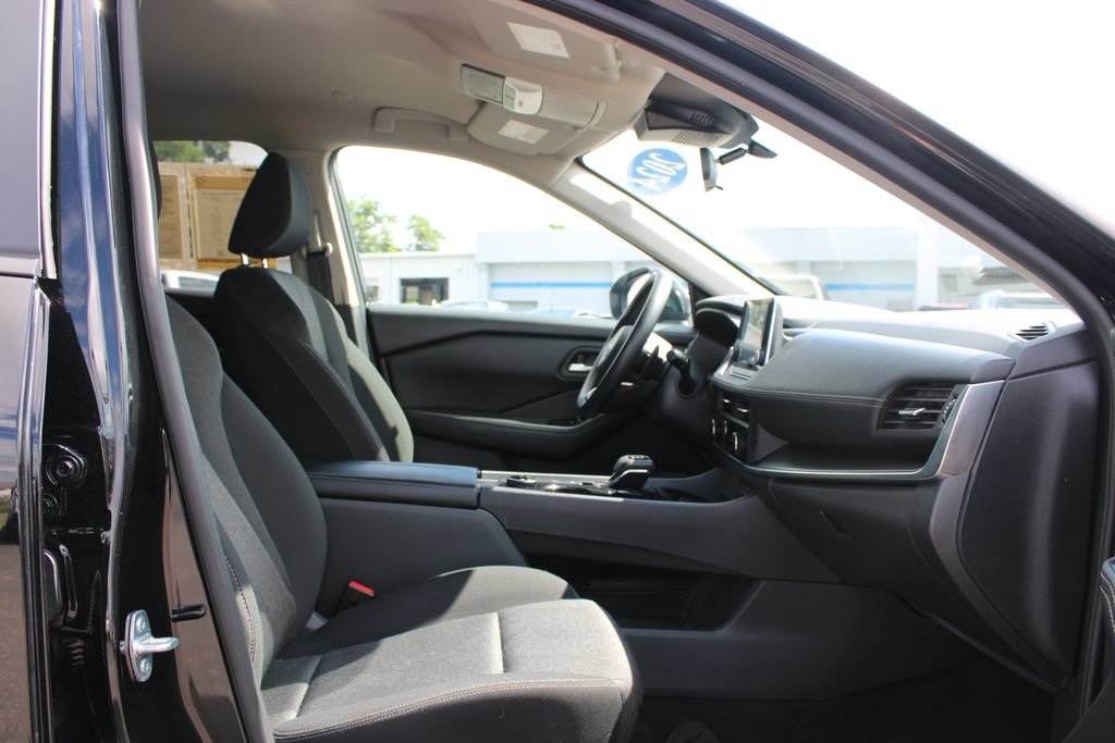 Used 2024 Nissan Rogue SV AWD/4WD image 28