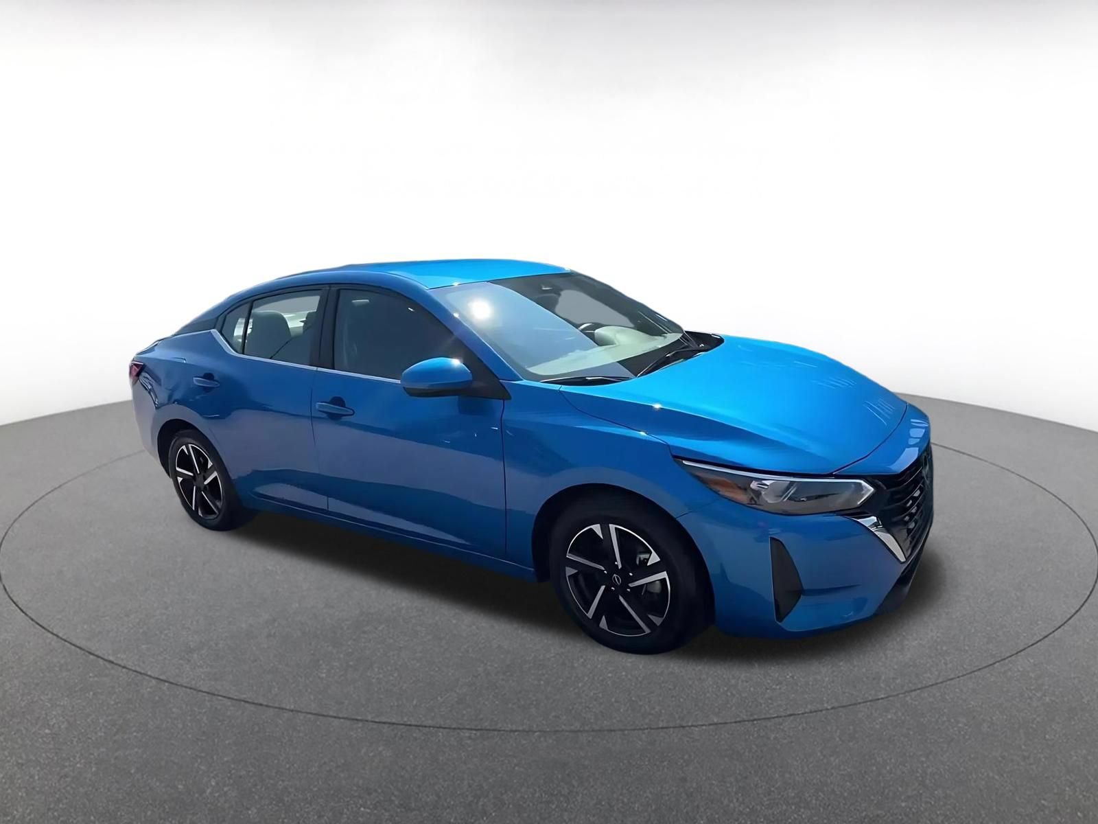 Used 2025 Nissan Sentra SV FWD image 2