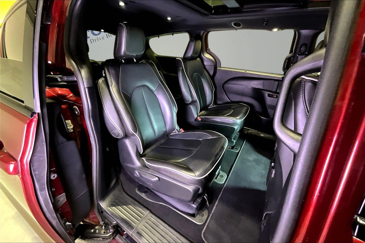 Used 2020 Chrysler Pacifica Limited w/ Advanced Safetytec Group FWD image 26