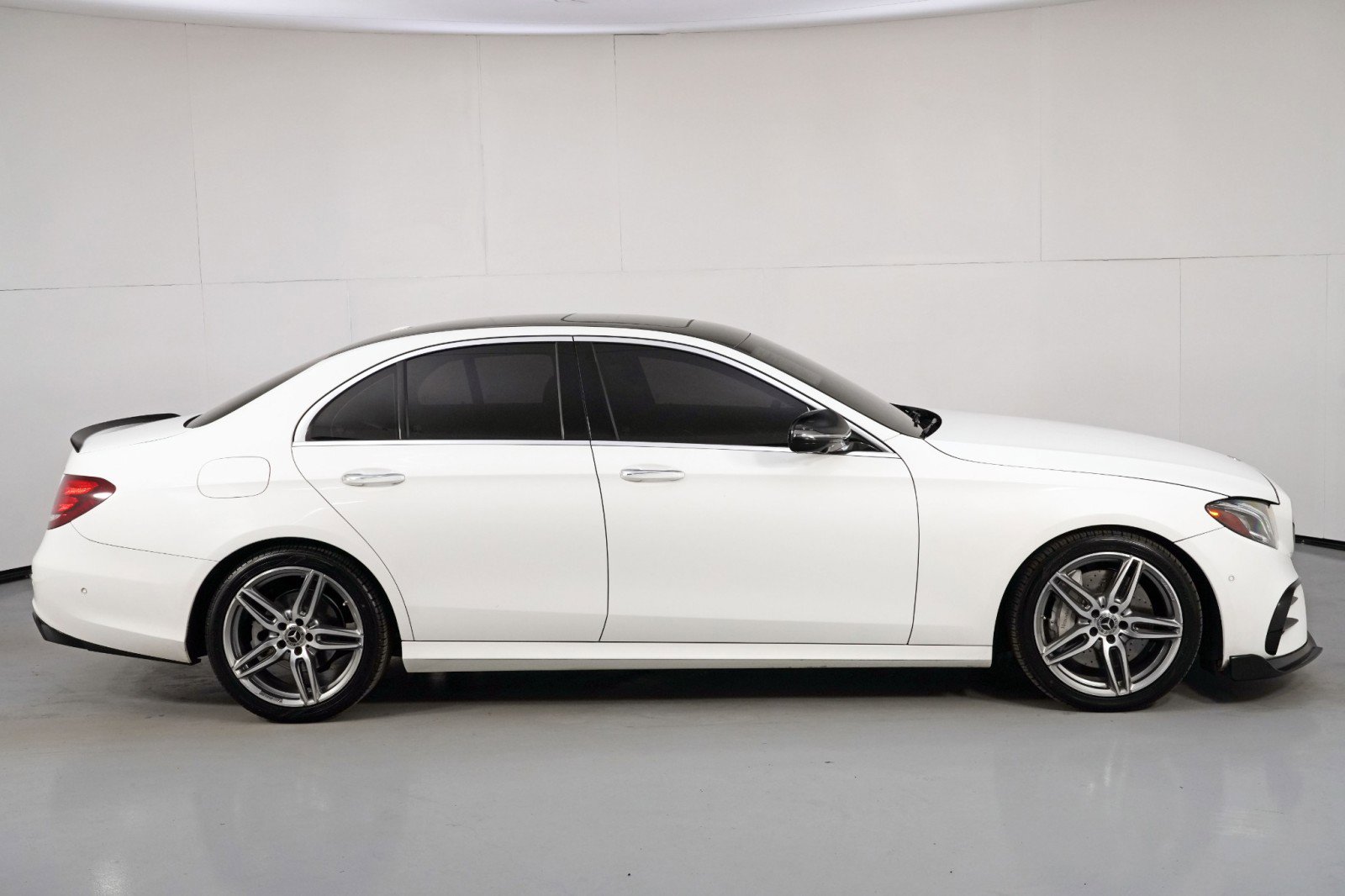 Used 2019 Mercedes-Benz E 300 image 54