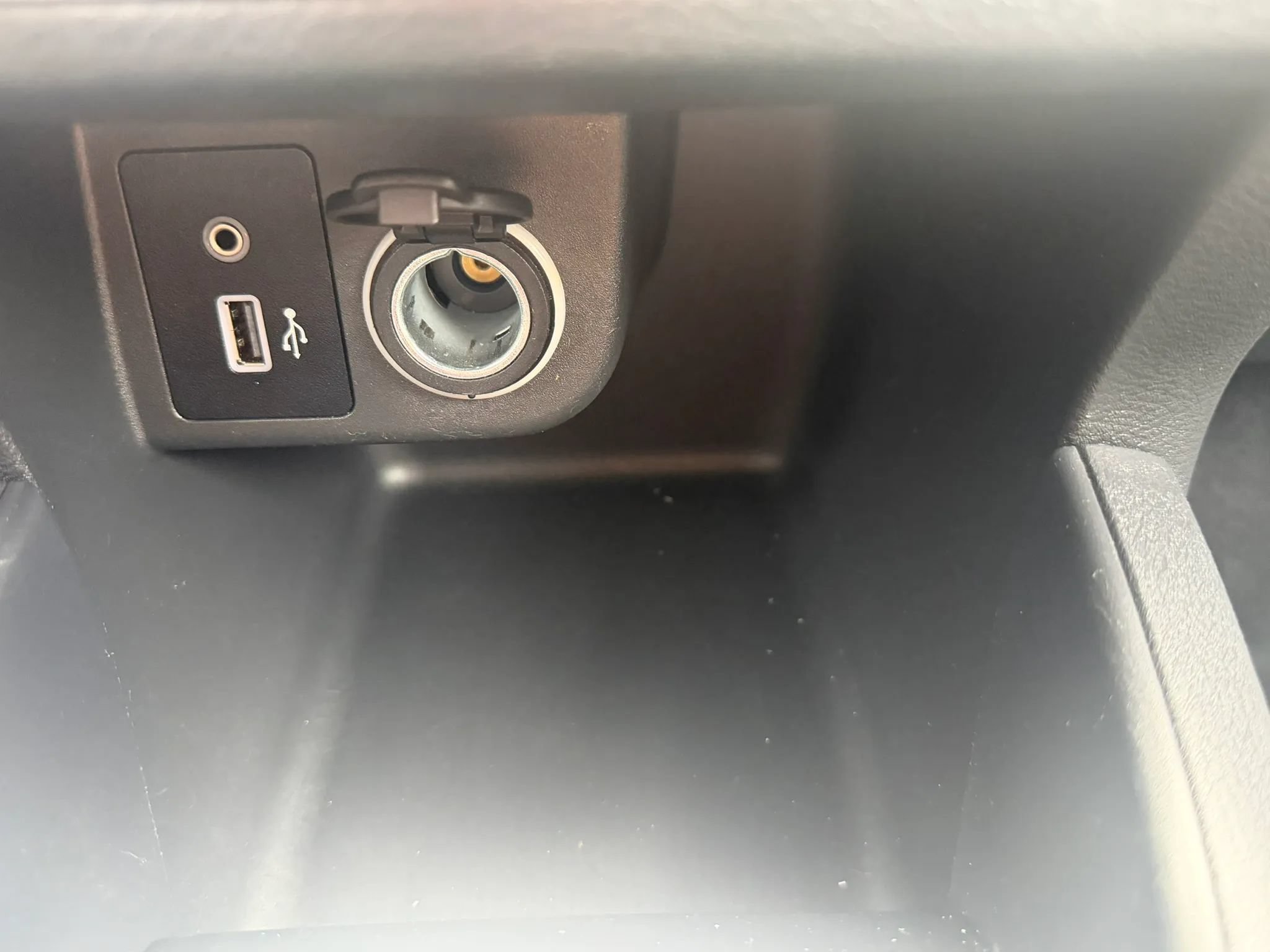 Used 2024 Nissan Kicks S FWD image 19