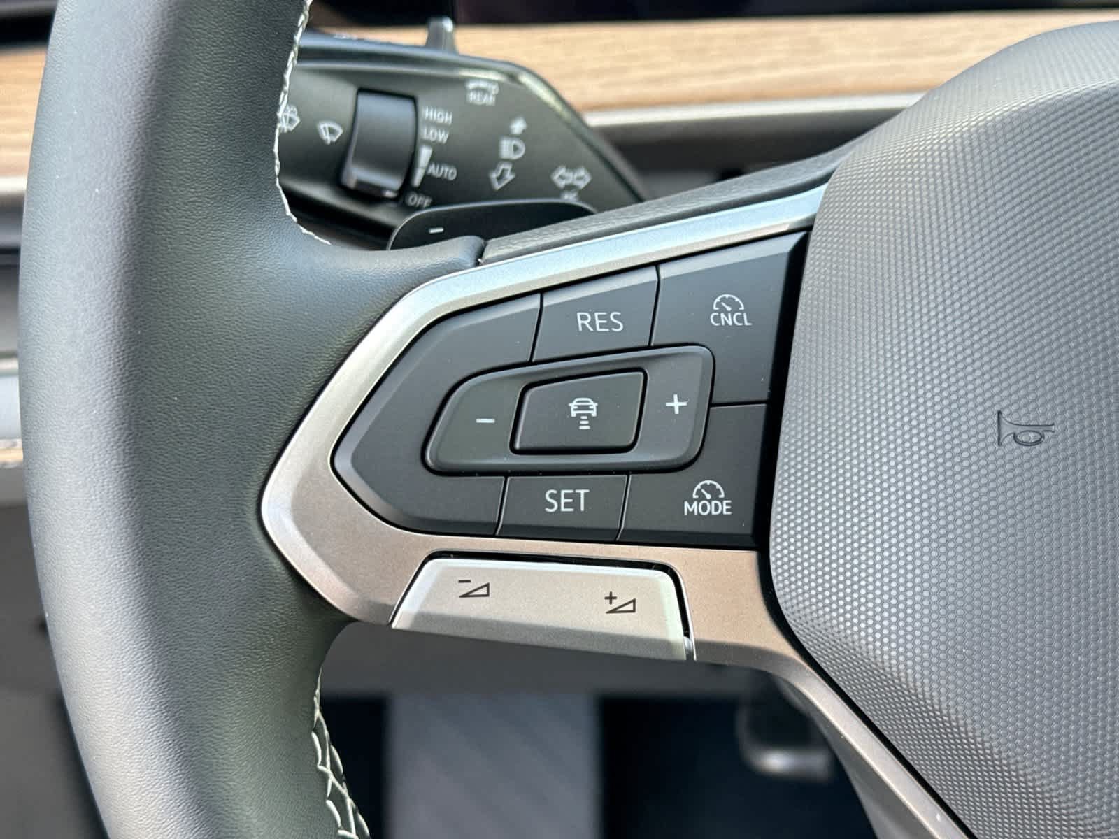 New 2027 Volkswagen Atlas SE FWD image 29