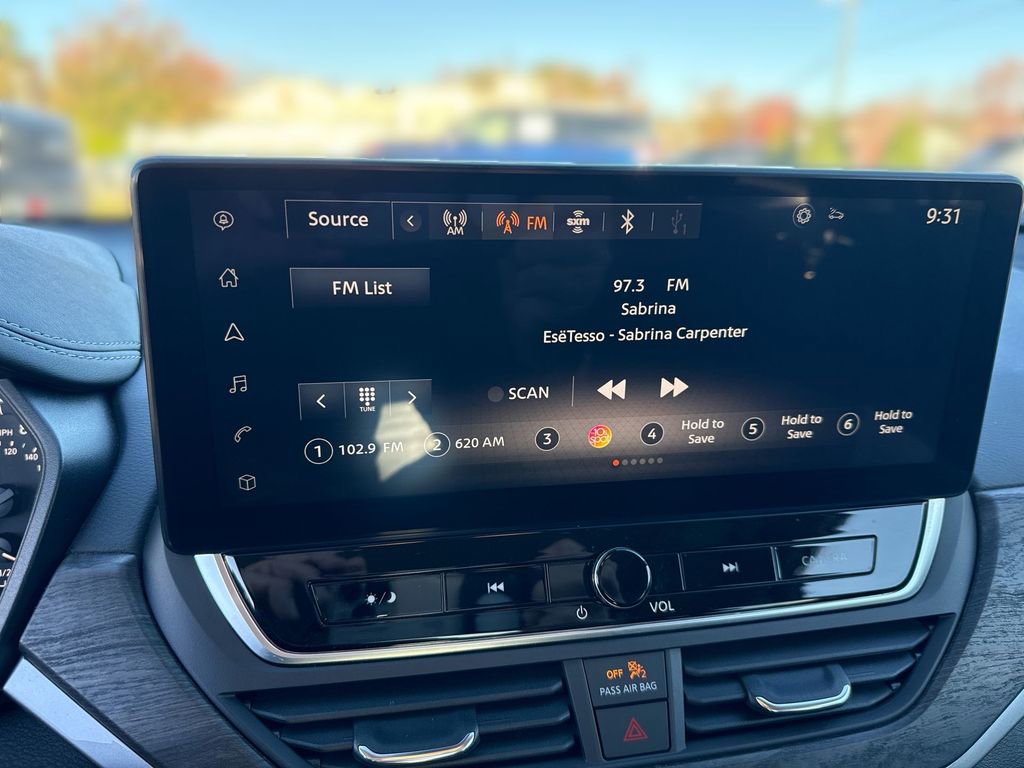 Used 2024 Nissan Altima 2.5 SL image 11