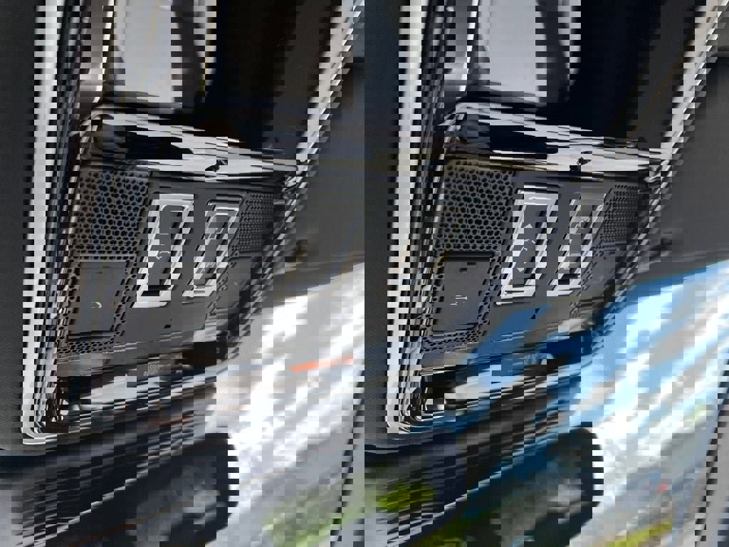 New 2026 Land Rover Range Rover Velar Dynamic SE image 20