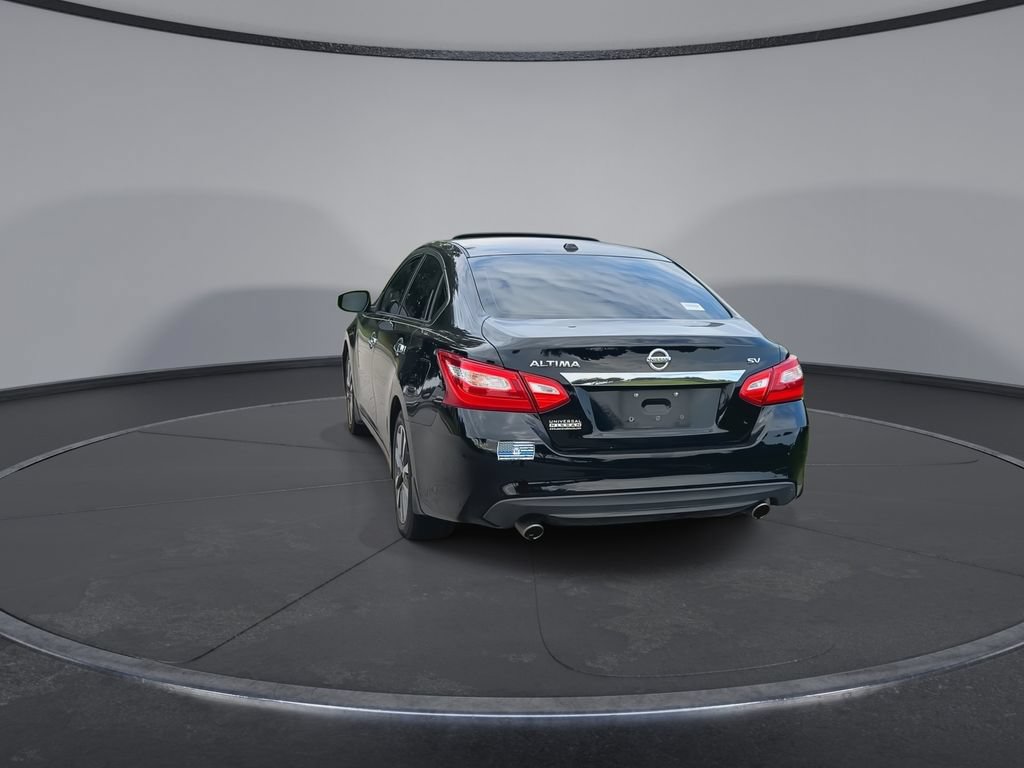 Used 2017 Nissan Altima 2.5 SV w/ Convenience Package FWD image 7