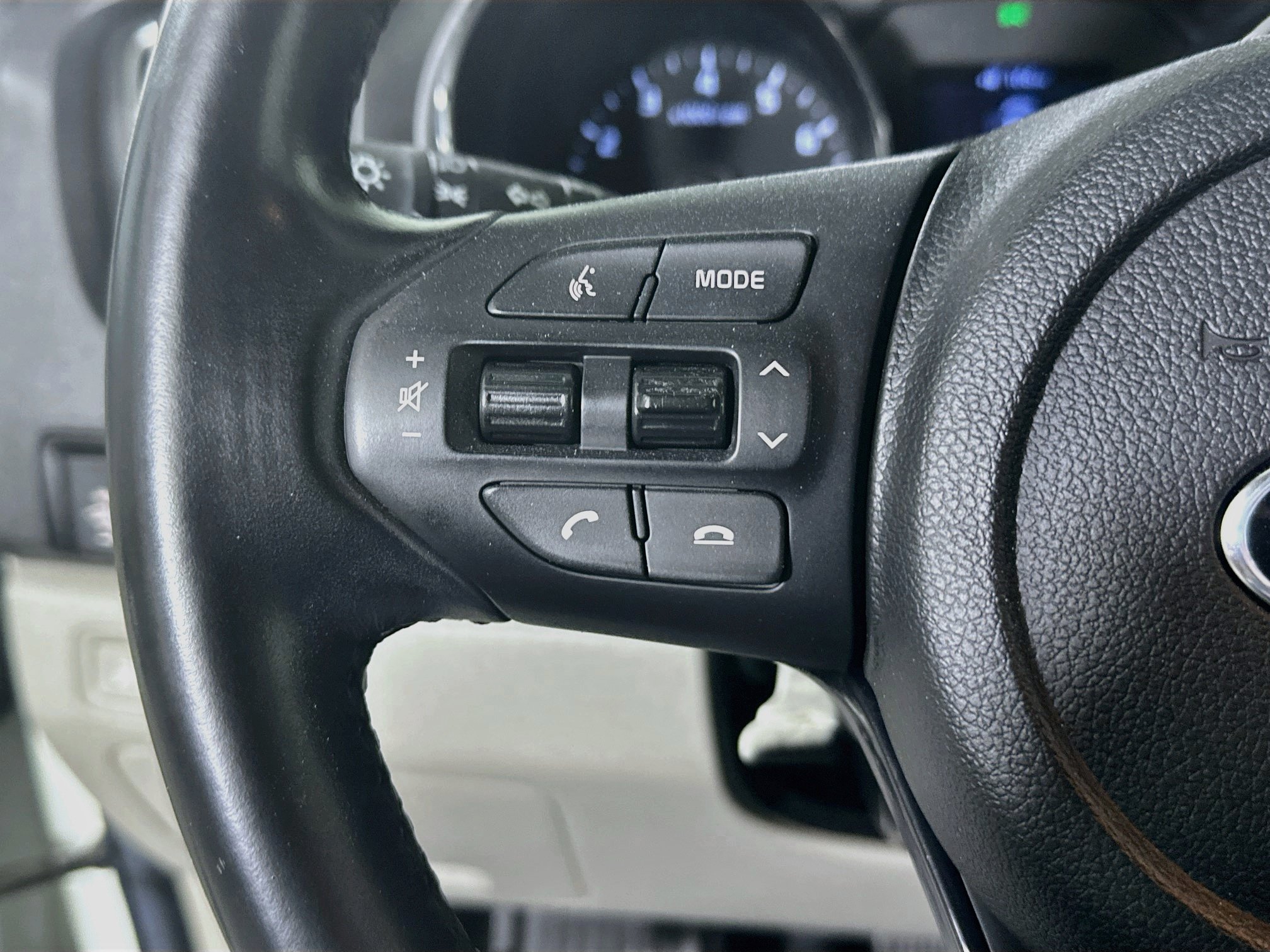 Used 2020 Kia Sedona EX FWD image 16