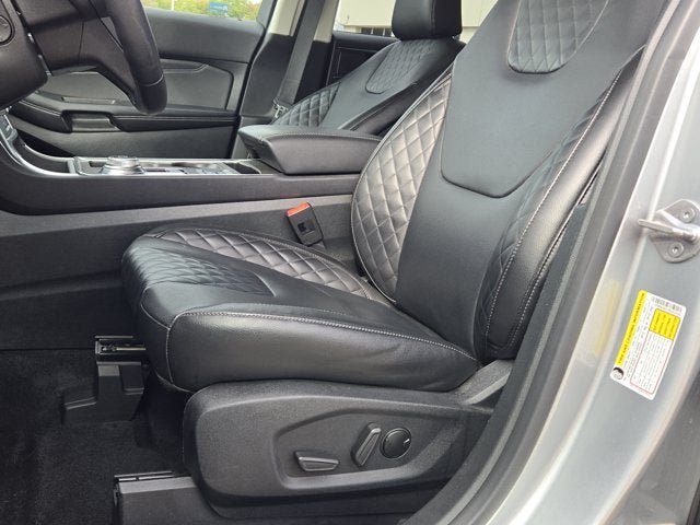 Used 2023 Ford Edge Titanium w/ Equipment Group 301A AWD/4WD image 22