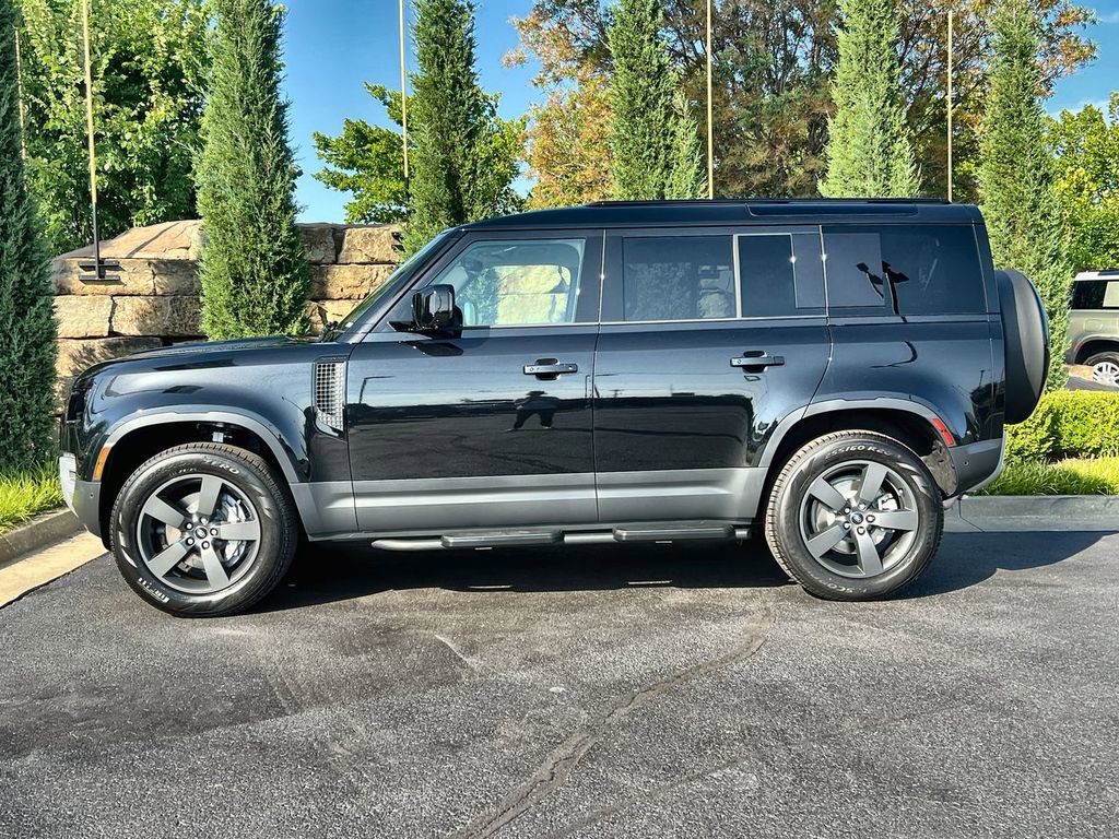 Used 2025 Land Rover Defender 110 S image 2