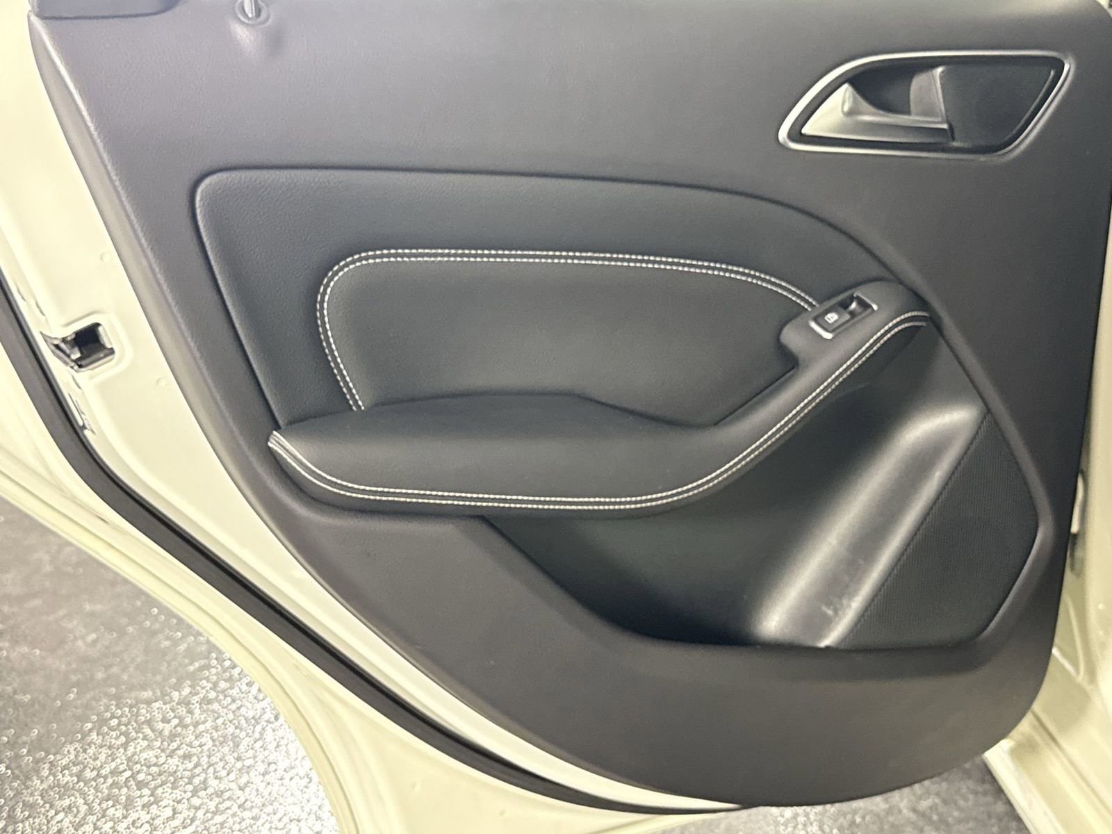 Used 2017 Mercedes-Benz B 250e image 30