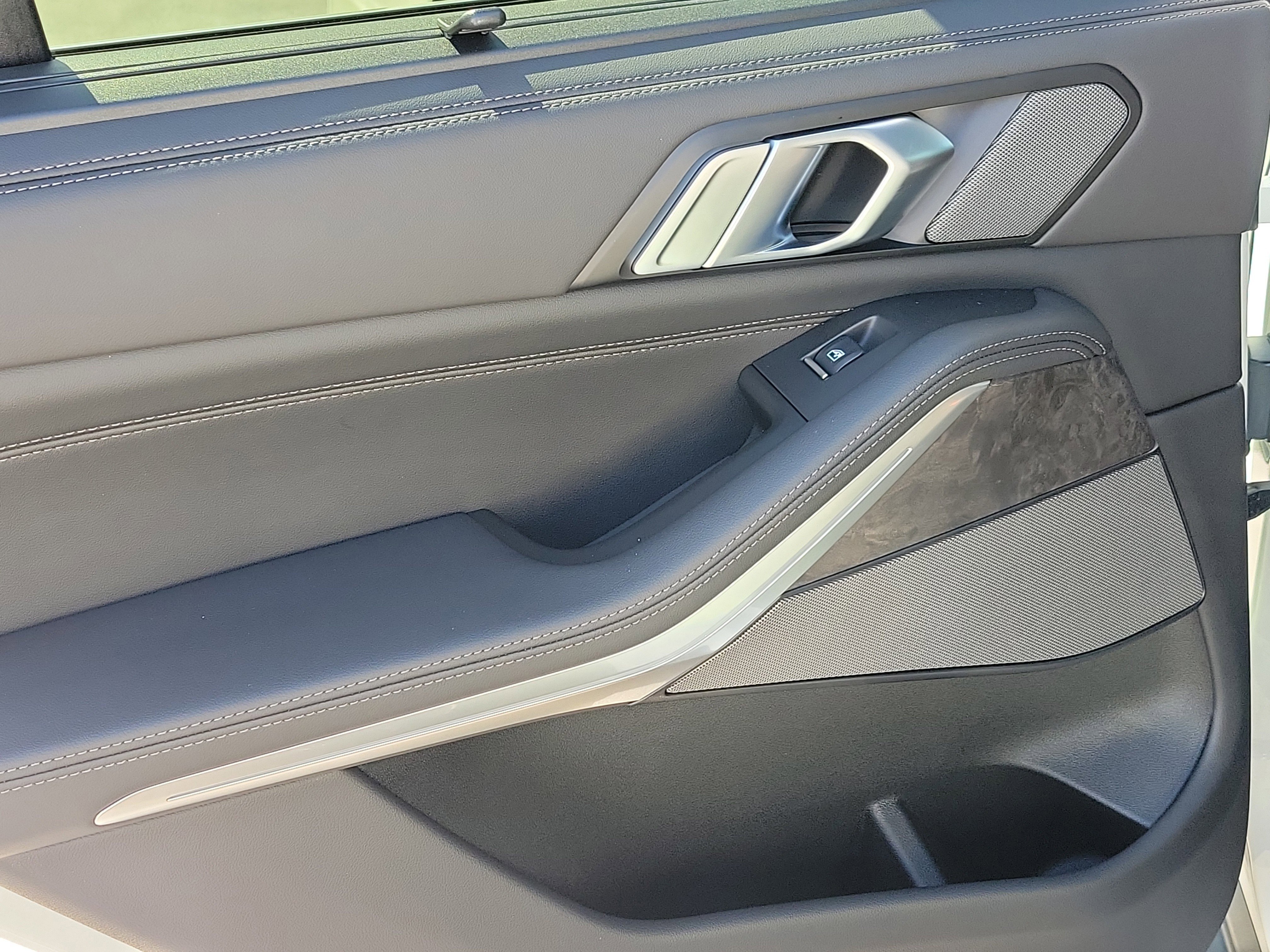 New 2026 BMW X5 sDrive40i w/ Climate Comfort Package image 11