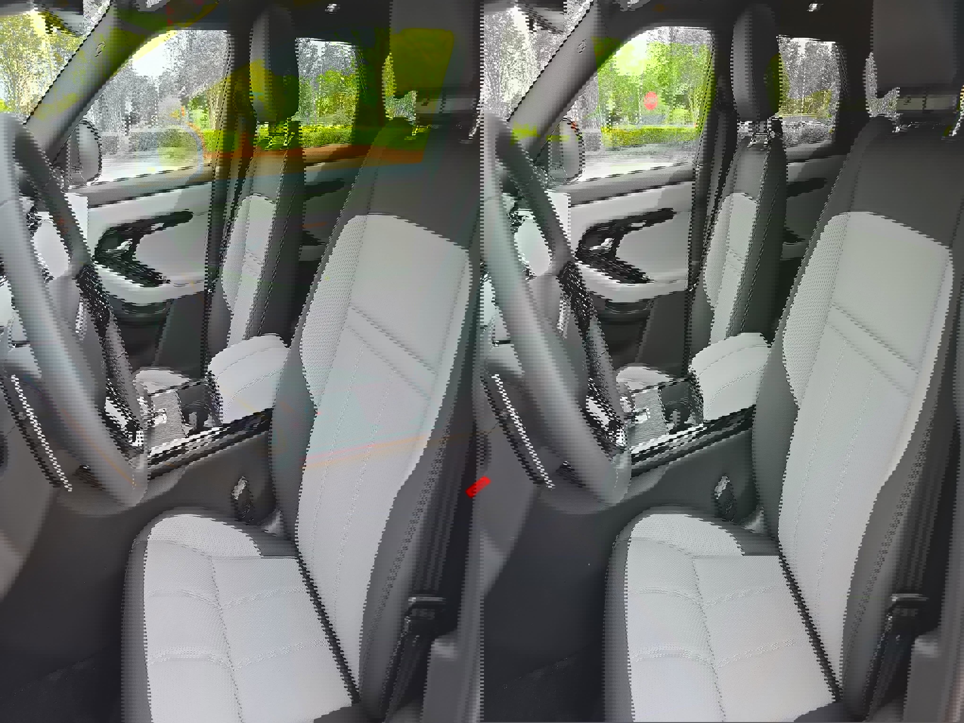 New 2026 Land Rover Range Rover Evoque Dynamic SE image 15