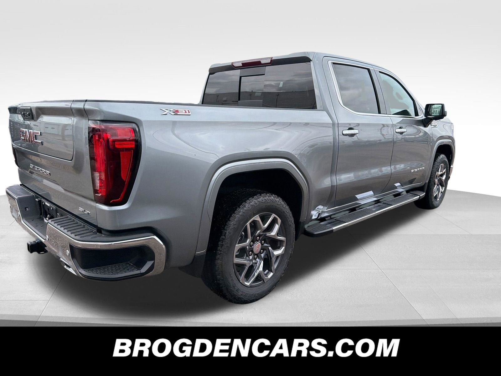 New 2026 GMC Sierra 1500 SLT AWD/4WD image 3