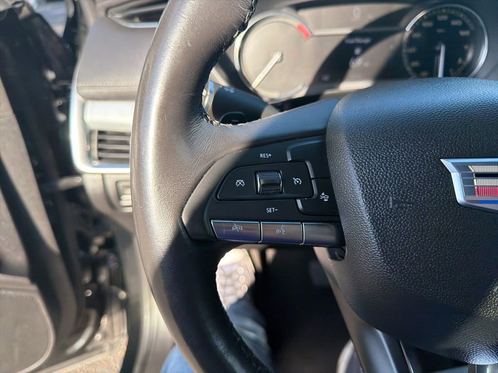 Used 2023 Cadillac XT4 Premium Luxury image 12