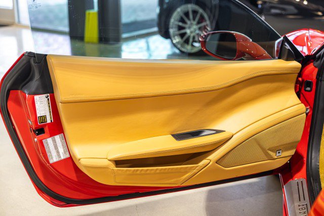 Used 2010 Ferrari 458 Italia Coupe RWD image 34