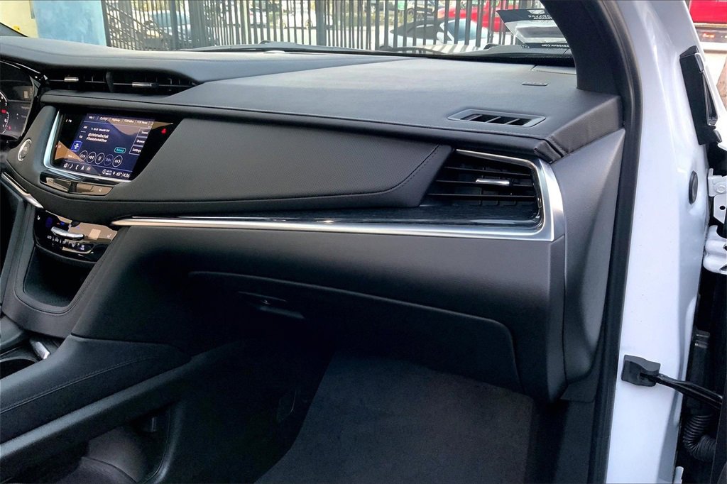 Used 2025 Cadillac XT5 Premium Luxury w/ LPO, Premium Carpet Package image 18