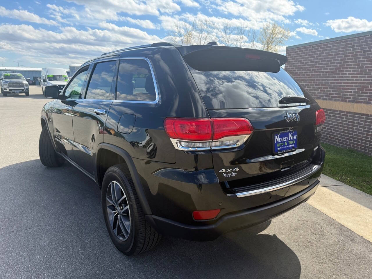 Used 2018 Jeep Grand Cherokee Limited AWD/4WD image 7