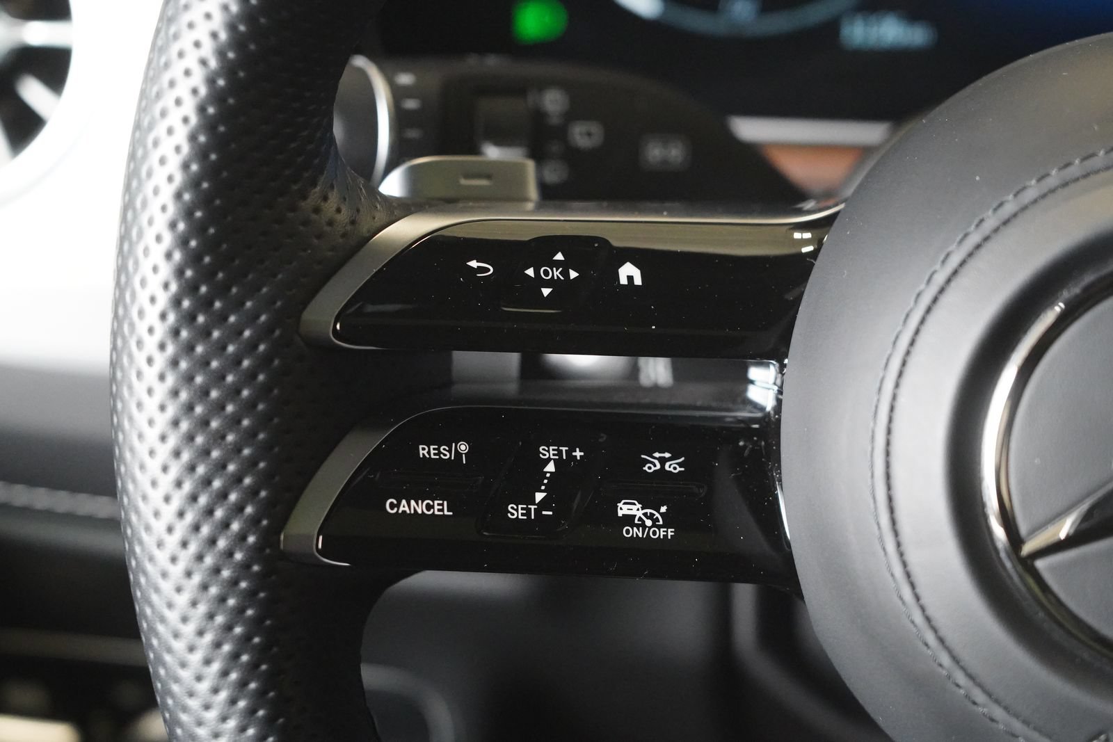 Certified 2025 Mercedes-Benz G 550 w/ Exclusive Interior Package image 16