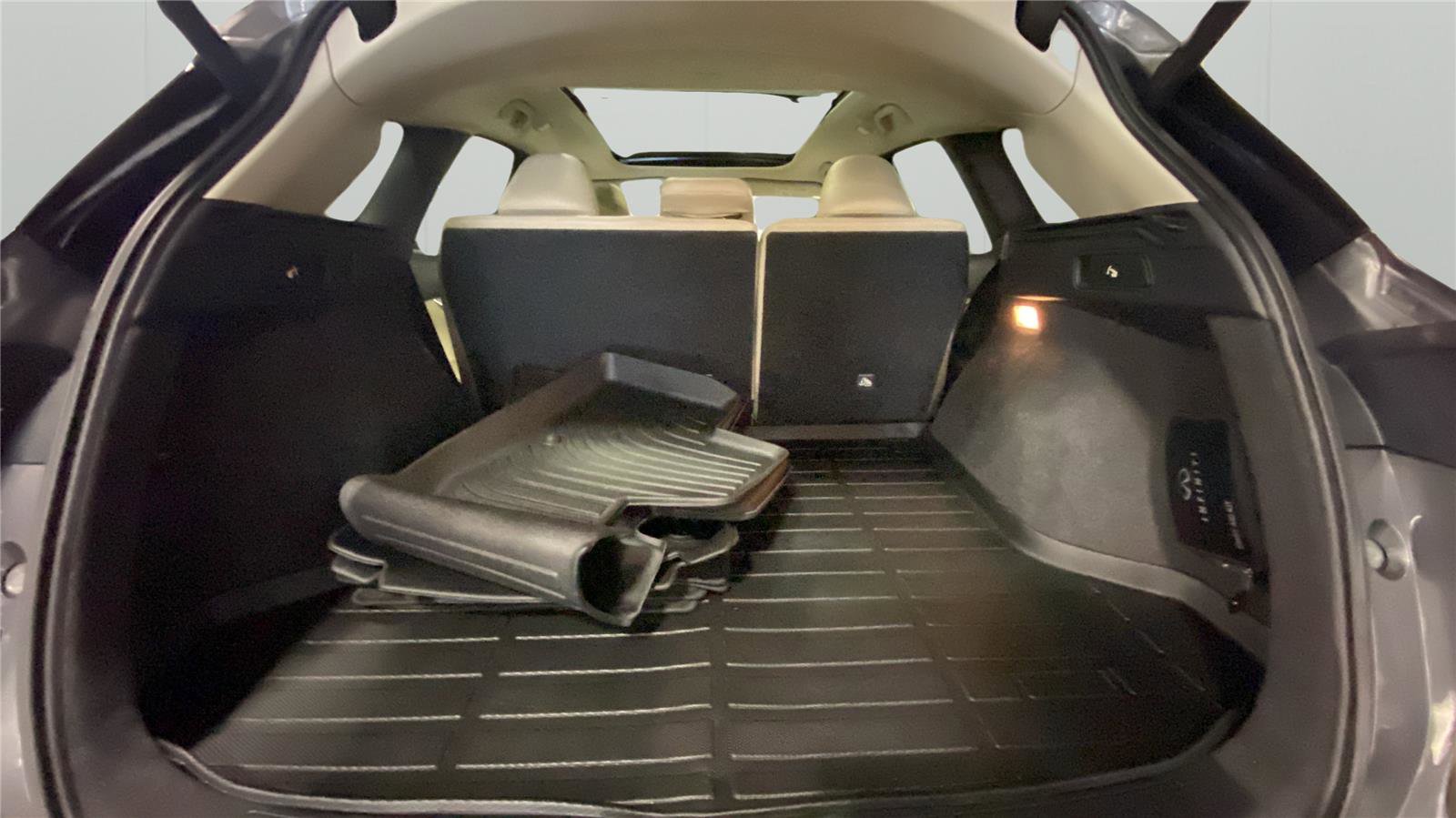 Used 2020 INFINITI QX50 Luxe w/ Navigation Package AWD/4WD image 12