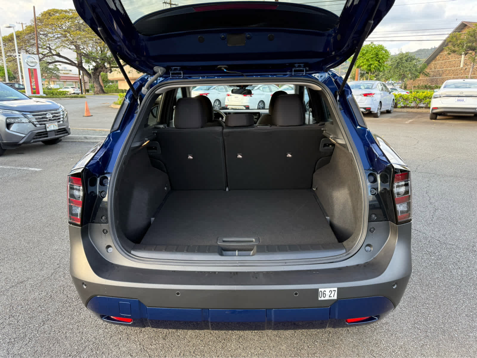 Used 2025 Nissan Kicks SV image 11