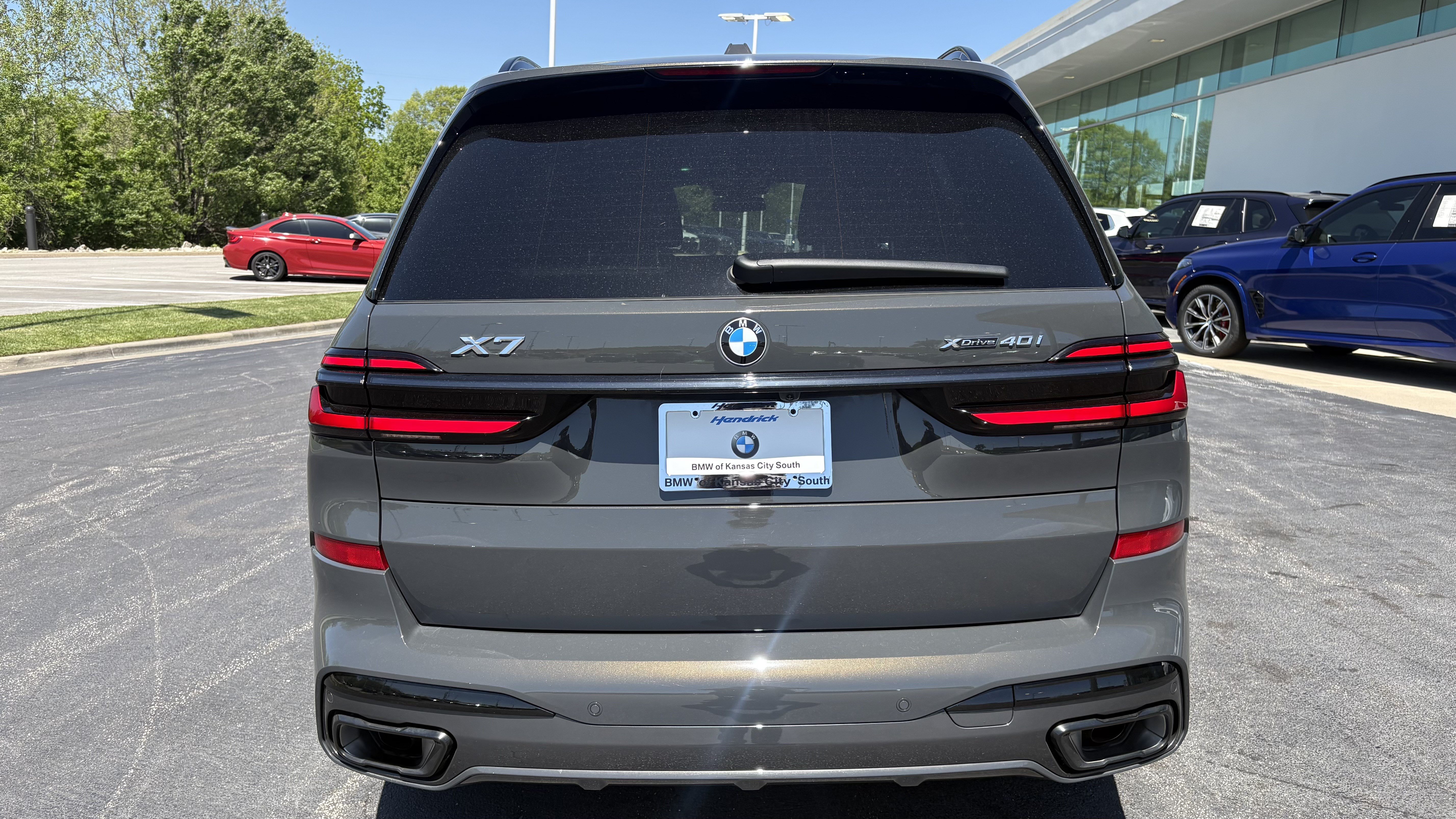 Used 2026 BMW X7 xDrive40i w/ M Sport Package AWD/4WD image 9