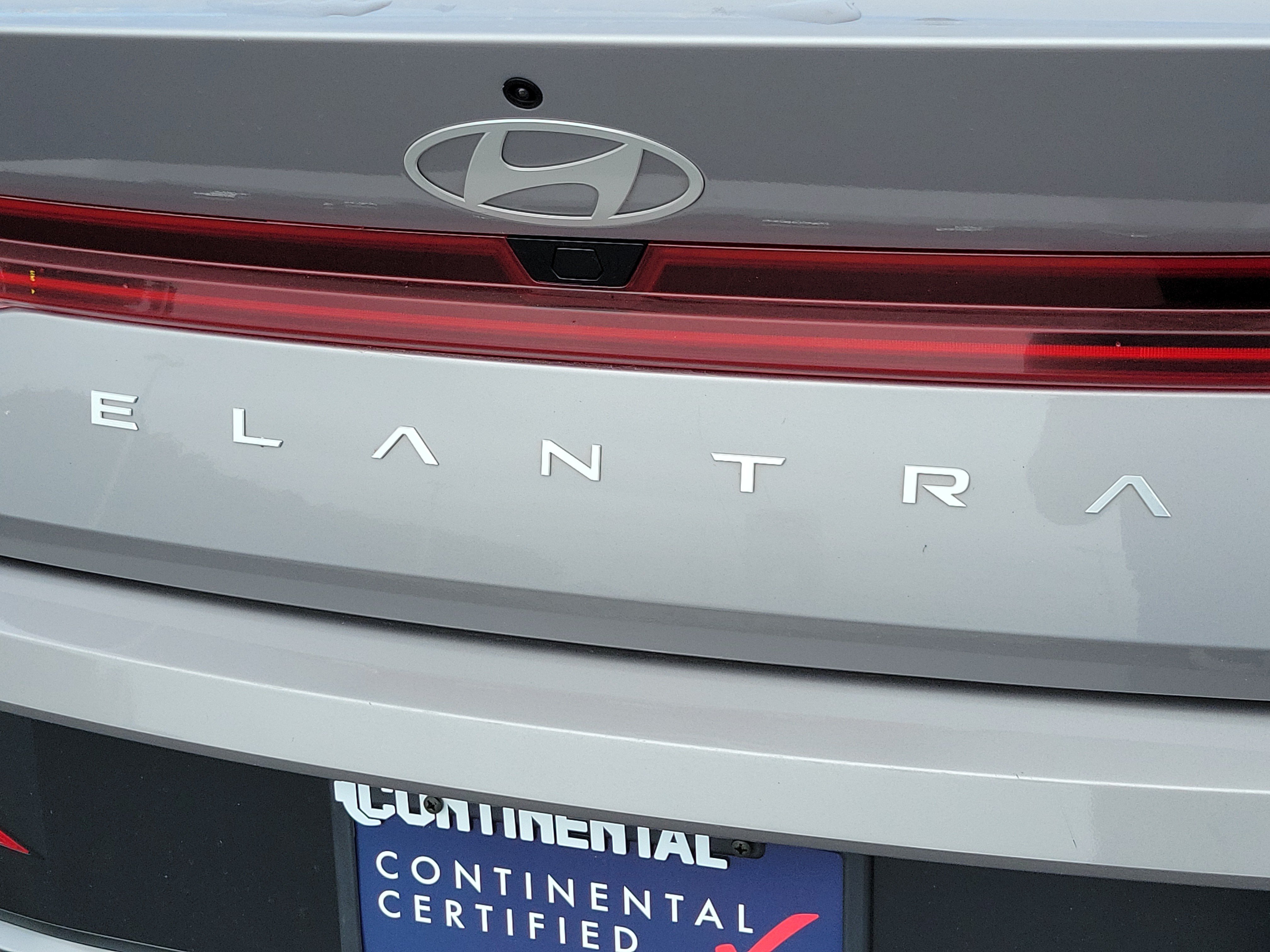 Used 2025 Hyundai Elantra SEL FWD image 8