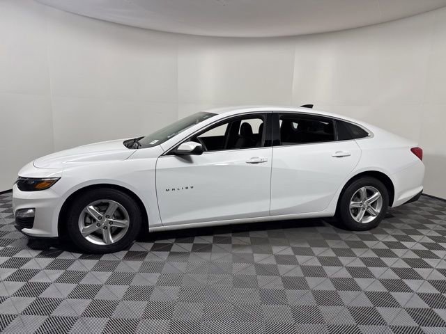 Used 2023 Chevrolet Malibu LS w/ Driver Confidence Package image 3