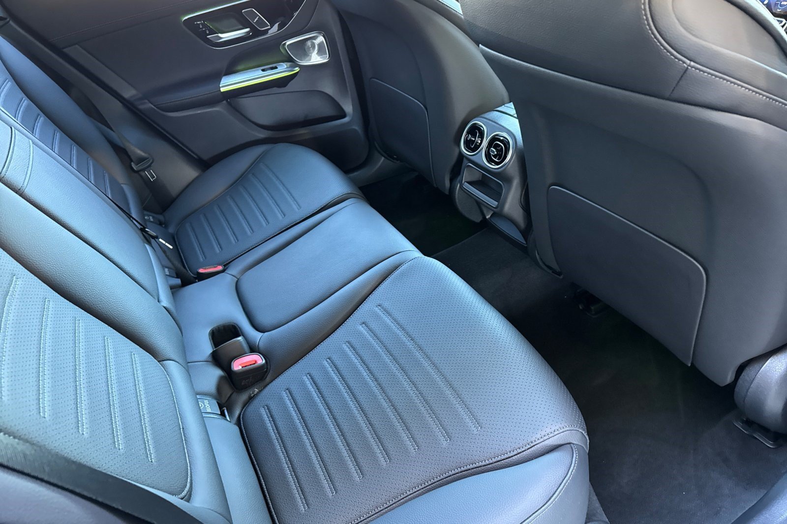 Certified 2025 Mercedes-Benz GLC 350e 4MATIC image 35