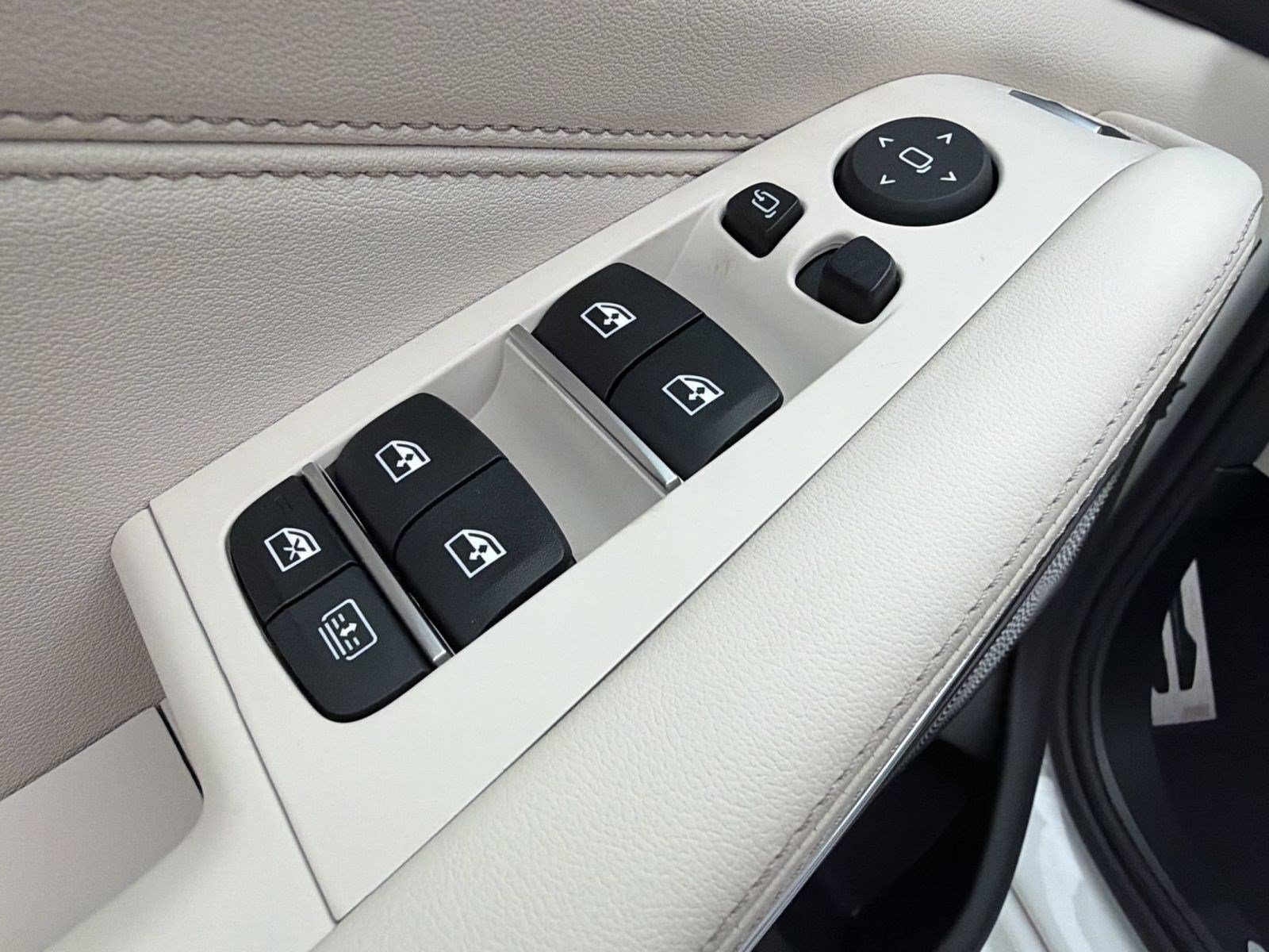 New 2027 BMW X7 M60i AWD/4WD image 25
