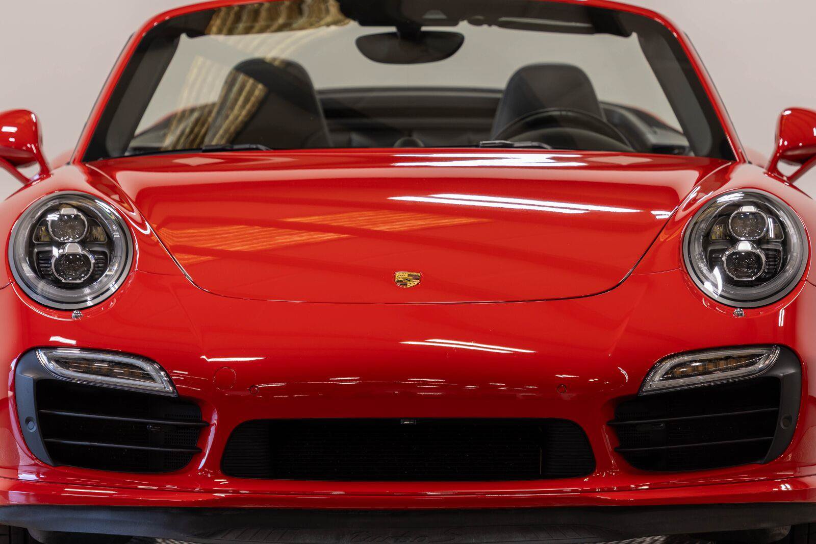 Used 2015 Porsche 911 Turbo S AWD/4WD image 5