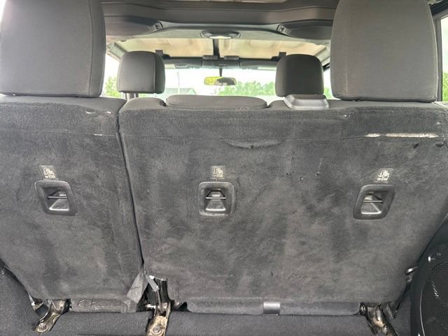 Used 2018 Jeep Wrangler Unlimited Sahara AWD/4WD image 39