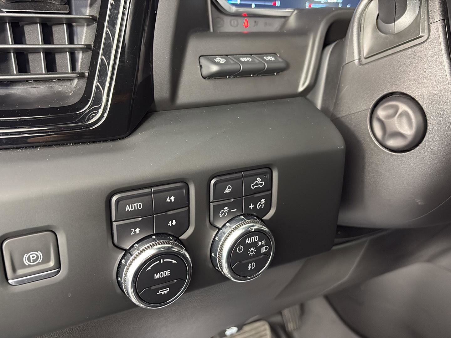 Used 2023 GMC Sierra 1500 AT4 w/ AT4 Premium Package image 28