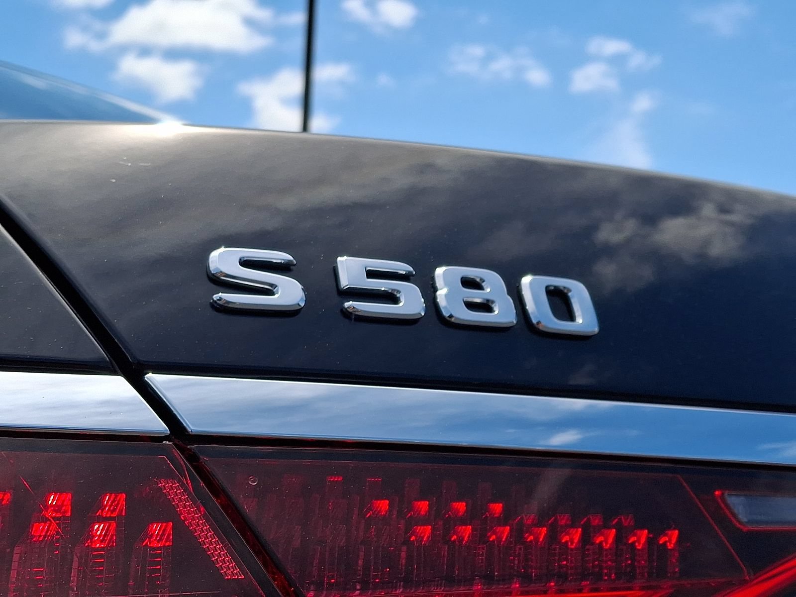 Certified 2023 Mercedes-Benz S 580 4MATIC Sedan image 31