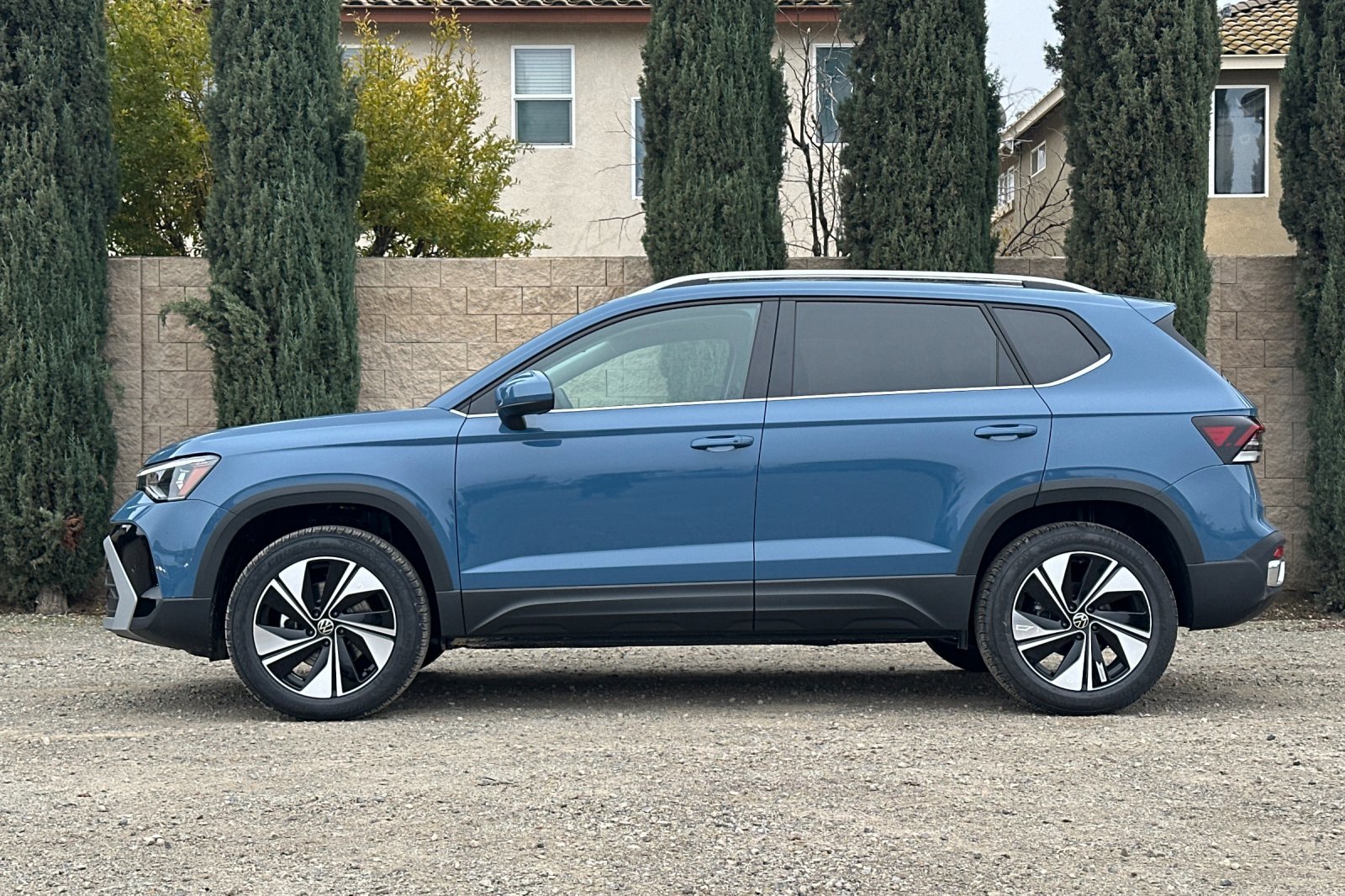 New 2026 Volkswagen Taos SE image 7