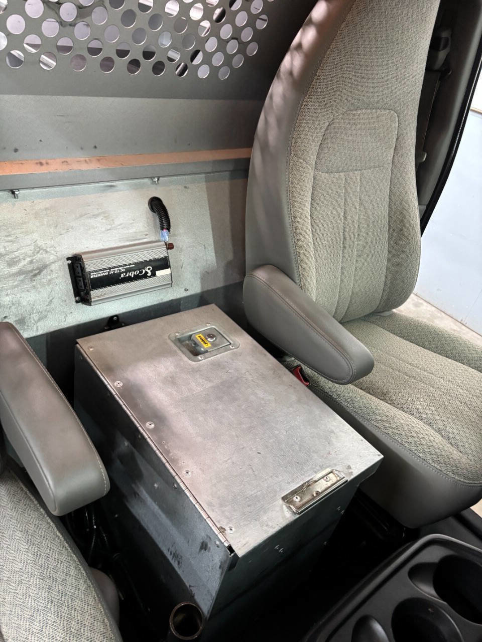 Used 2015 Chevrolet Express 2500 image 31