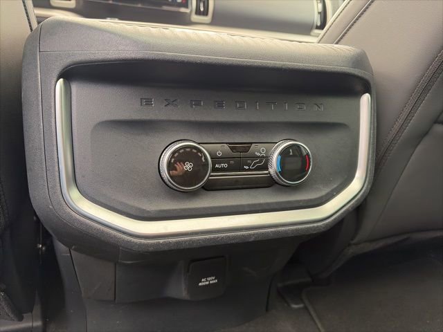 Used 2025 Ford Expedition Active RWD image 23