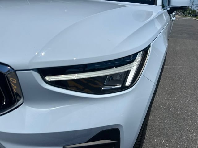 Used 2025 Volvo XC40 B5 Core AWD/4WD image 8