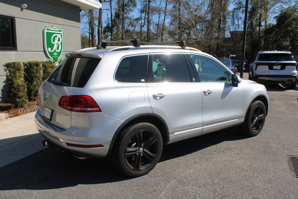 Used 2017 Volkswagen Touareg Wolfsburg Edition image 4