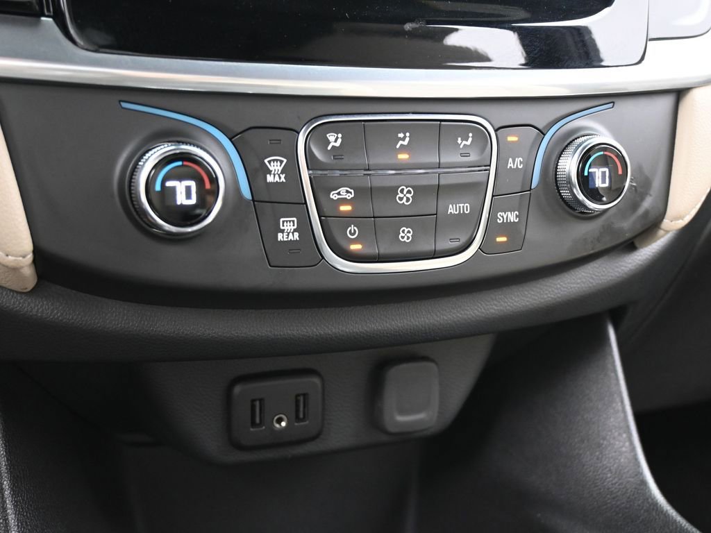 Used 2022 Chevrolet Traverse LS image 22