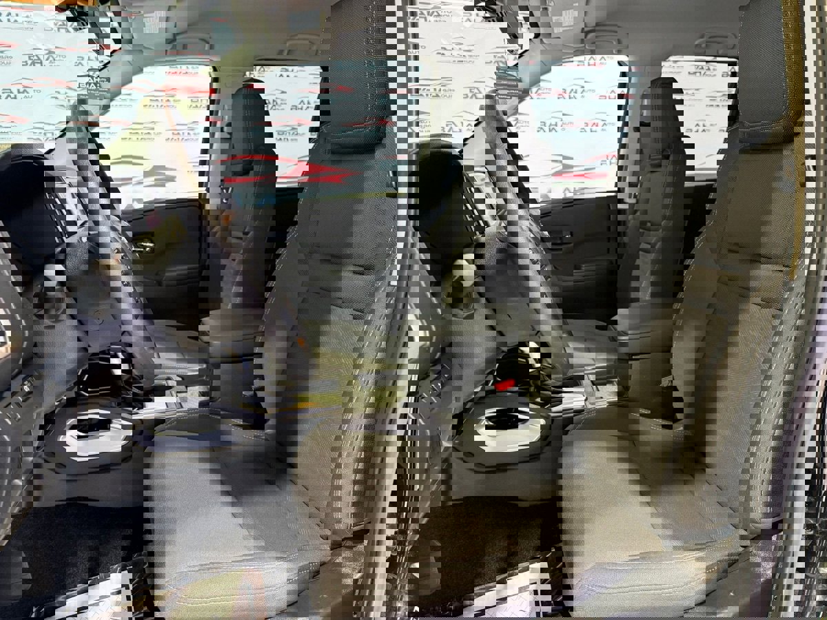 Used 2024 Nissan Frontier SV image 32