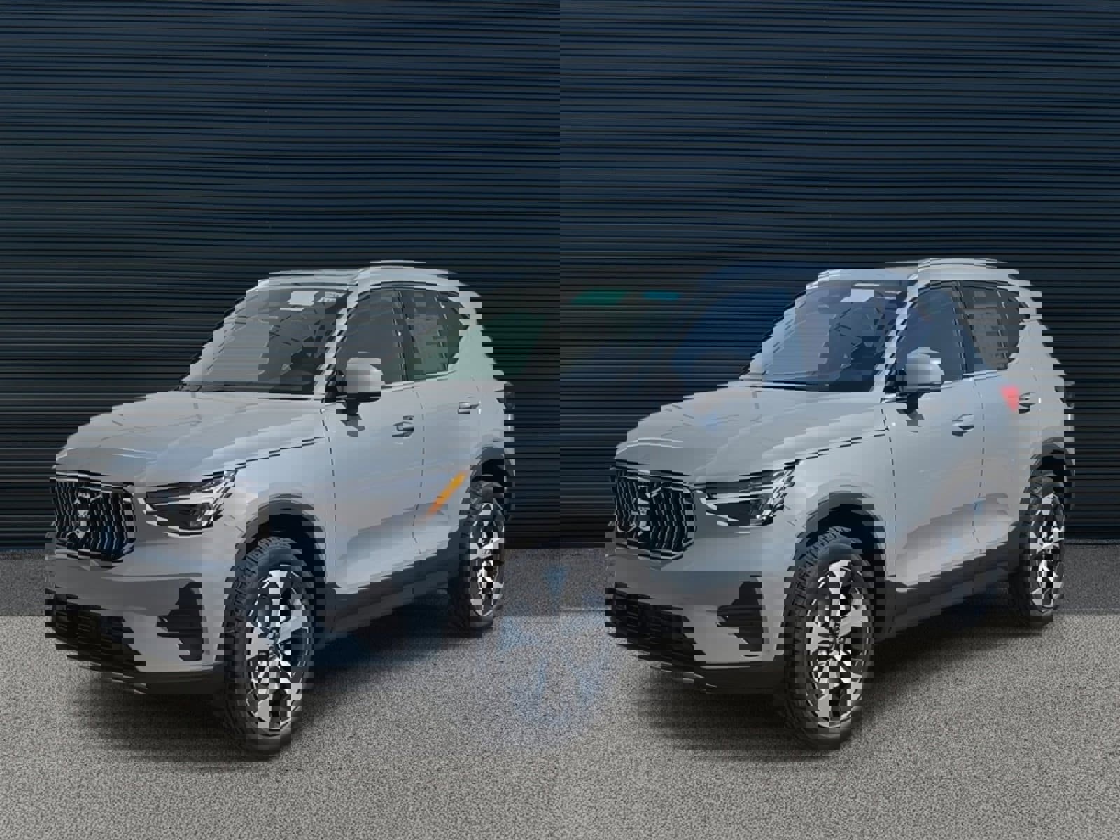 New 2025 Volvo XC40 B5 Core w/ Climate Package