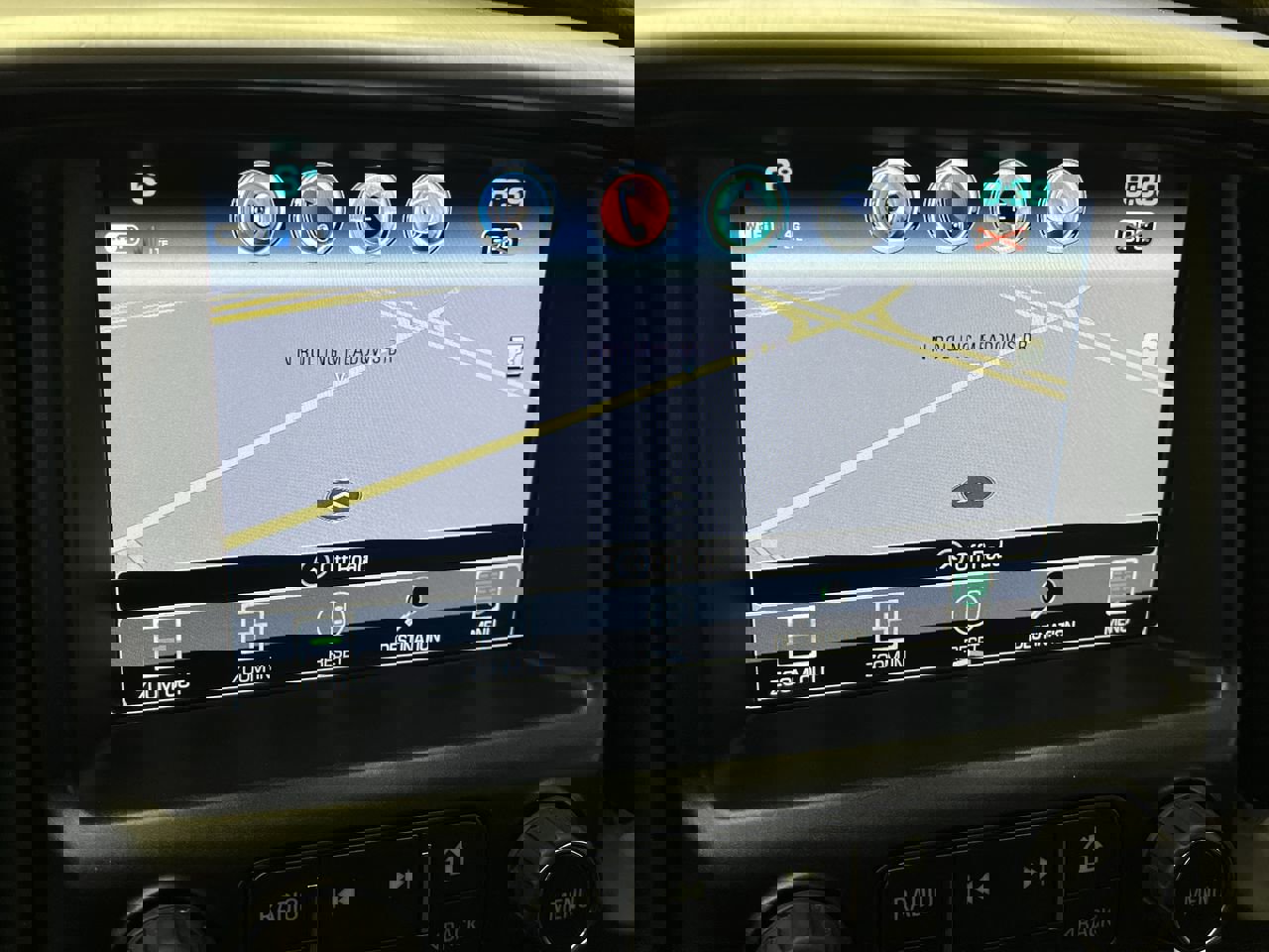 Used 2017 GMC Canyon SLT w/ Driver Alert Package image 5