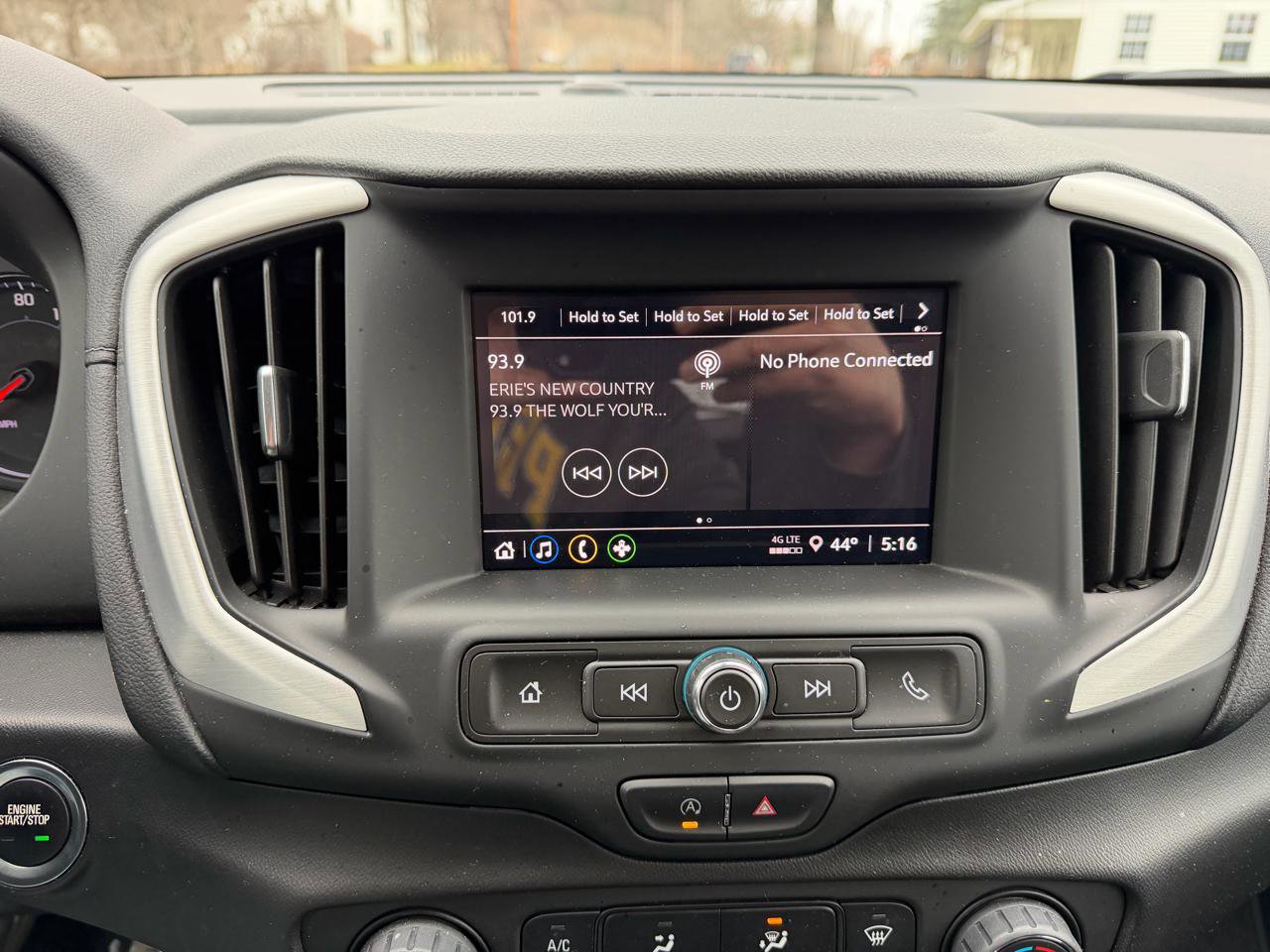 Used 2022 GMC Terrain SLE image 25