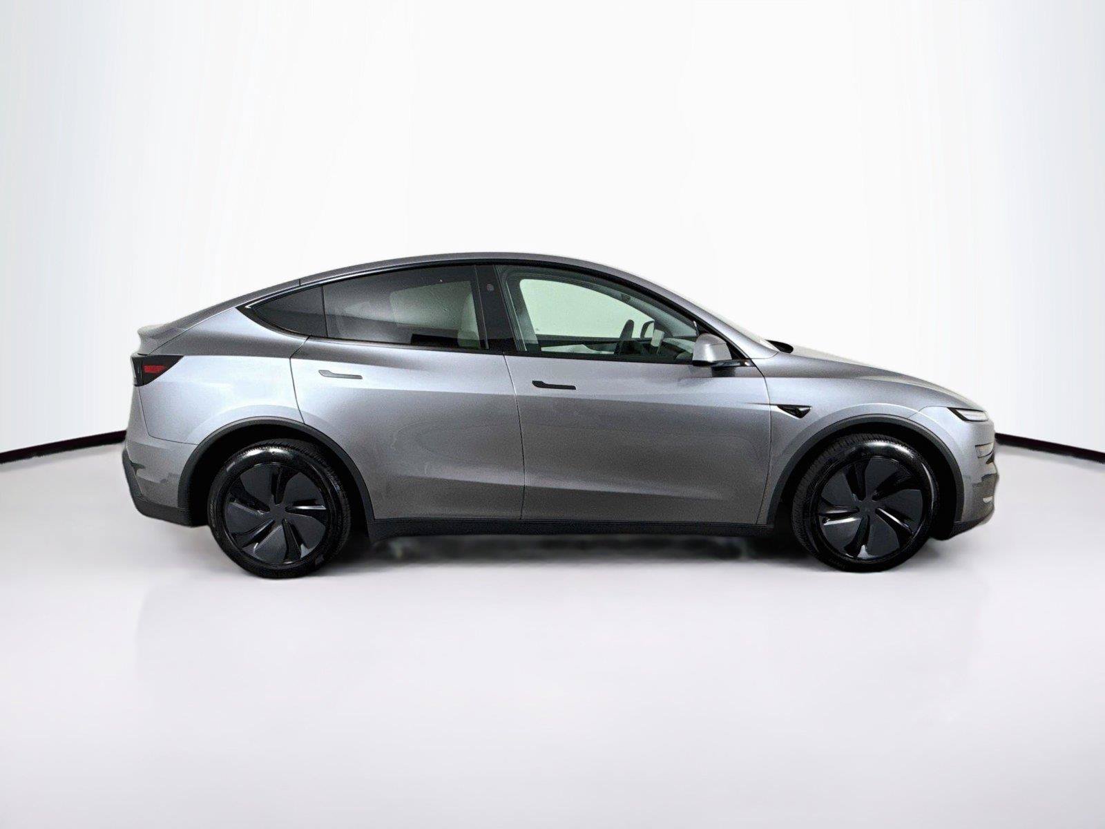 Used 2026 Tesla Model Y Long Range RWD image 7