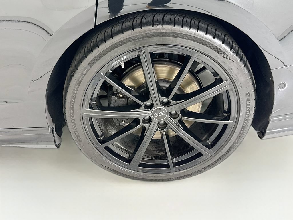 Used 2024 Audi S8 AWD/4WD image 30