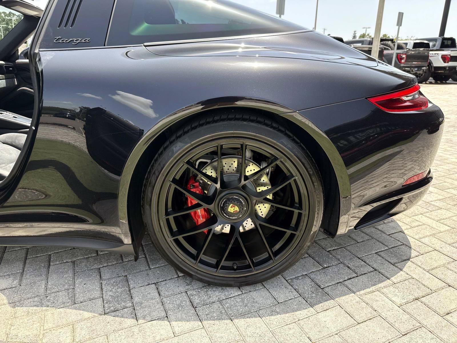 Used 2018 Porsche 911 Targa 4 GTS AWD/4WD image 10