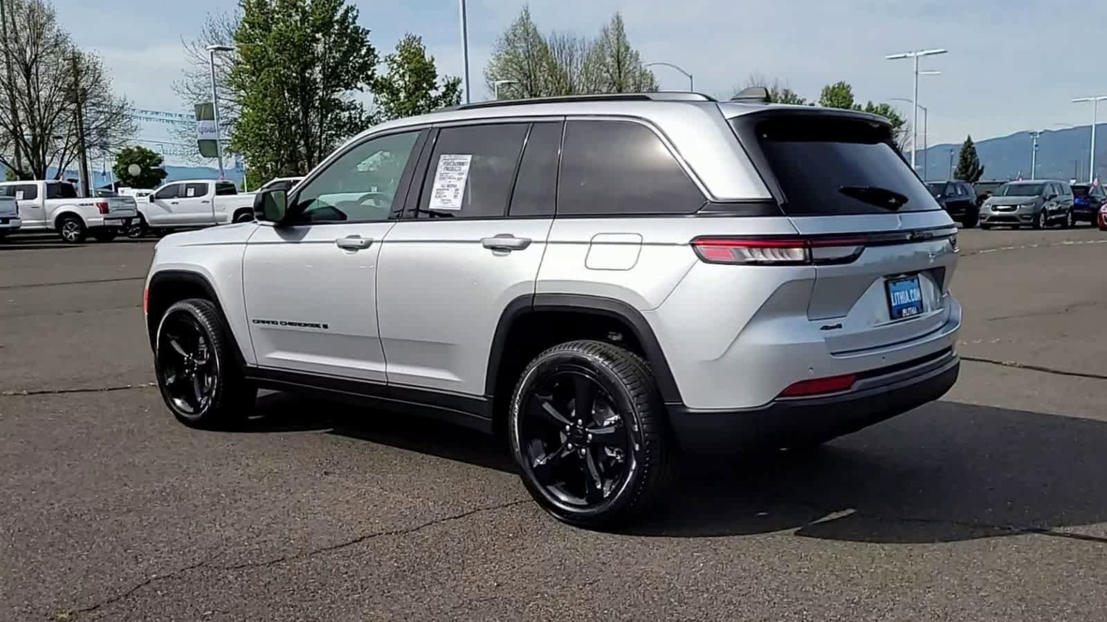 New 2026 Jeep Grand Cherokee Limited AWD/4WD image 6