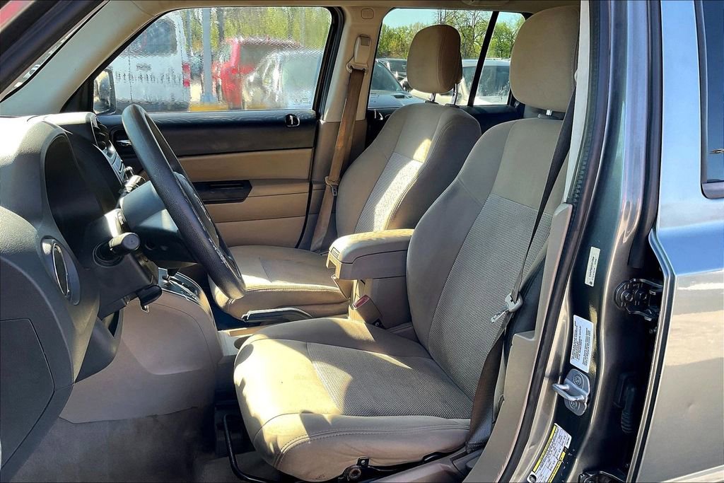 Used 2014 Jeep Patriot Sport w/ Power Value Group image 33