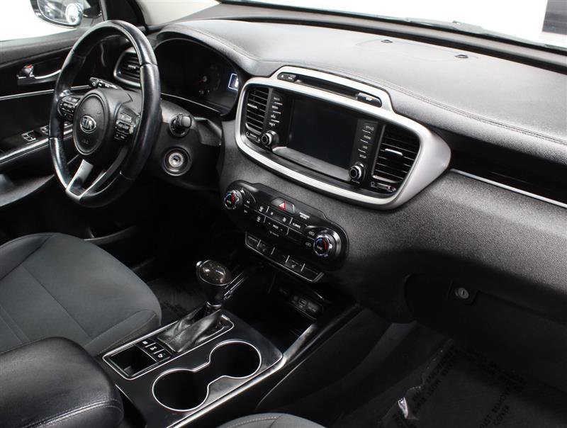 Used 2017 Kia Sorento LX w/ LX Convenience Package image 10